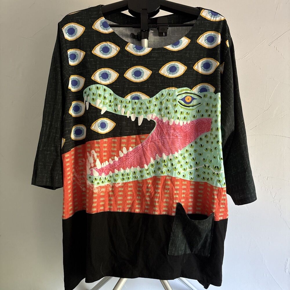 Cupcake International Art to Wear Alligator Eyes Tunic Top 3/4 Sleeve XL
